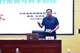 安东尼回击曼联名宿批评：他们无理的表达自己观点并影响了球迷